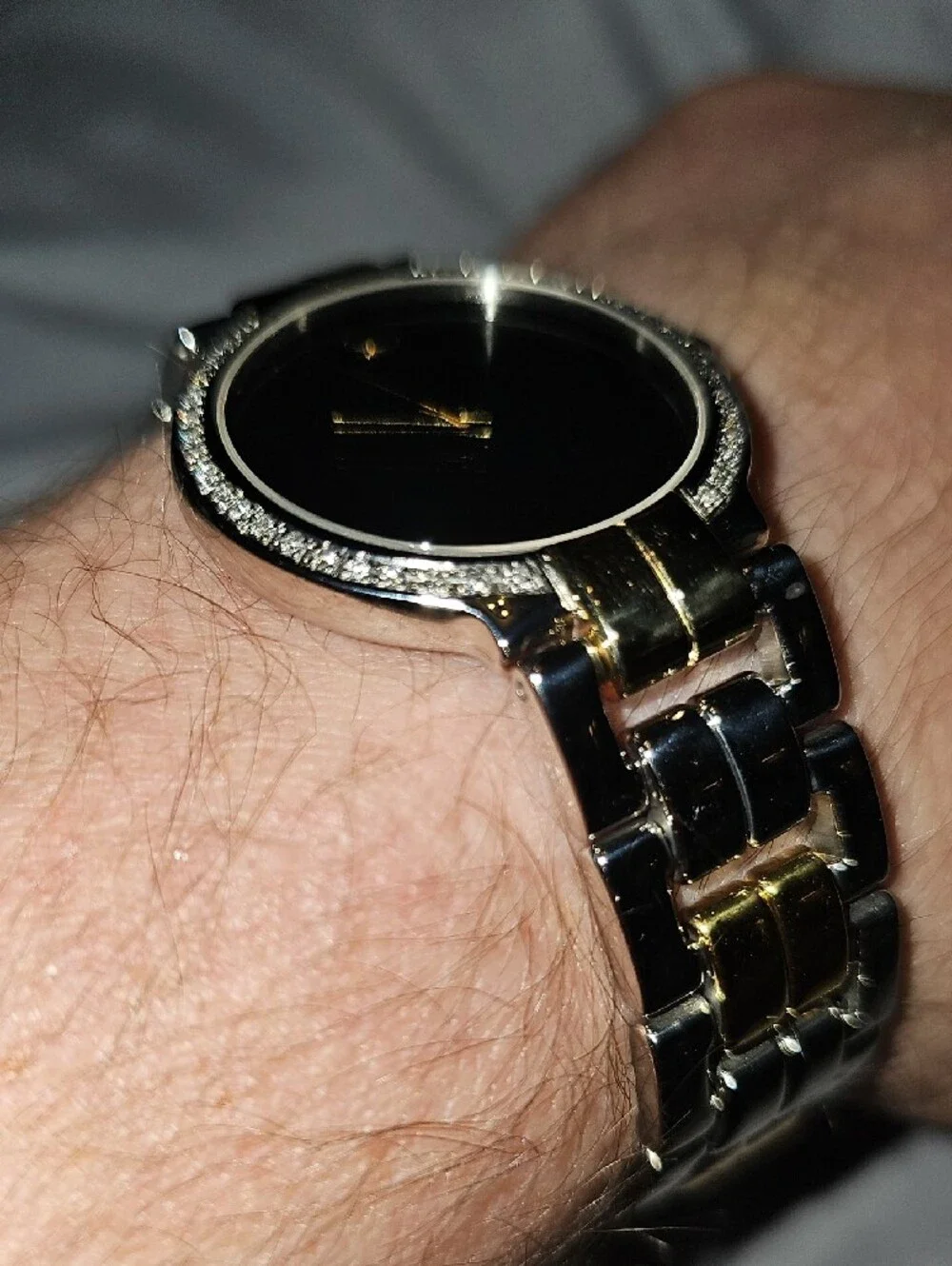 Exquisite Diamond Bezel Two-tone 33 Mm Unisex Movado Watch